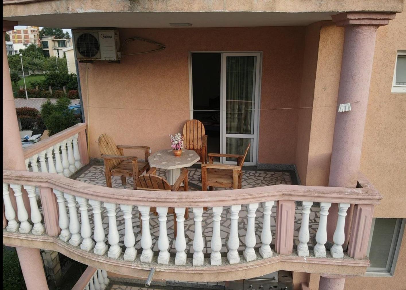 Kurt Apartaments Улцинь Экстерьер фото
